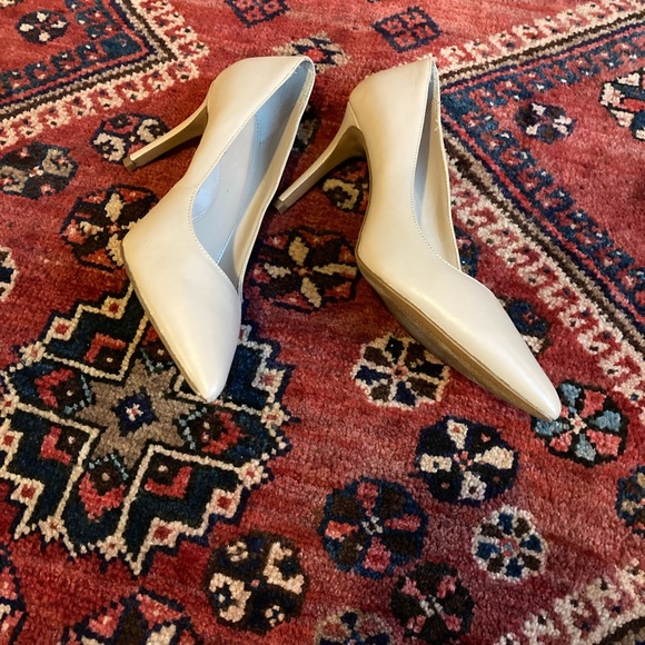 Banana Republic Madison 12 Hour Pump - Picture 5 of 8